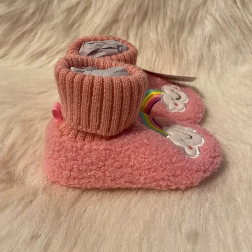 Wonder Nation Slippers Girls Size‎ 5 Pink Fuzzy Rainbow Bootie Shoes